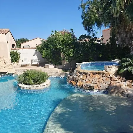 Spacieux Piscine * Pia