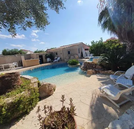 Spacieux Piscine * Pia